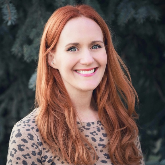 Meet your Posher, Courtney - Picture 1 of 1